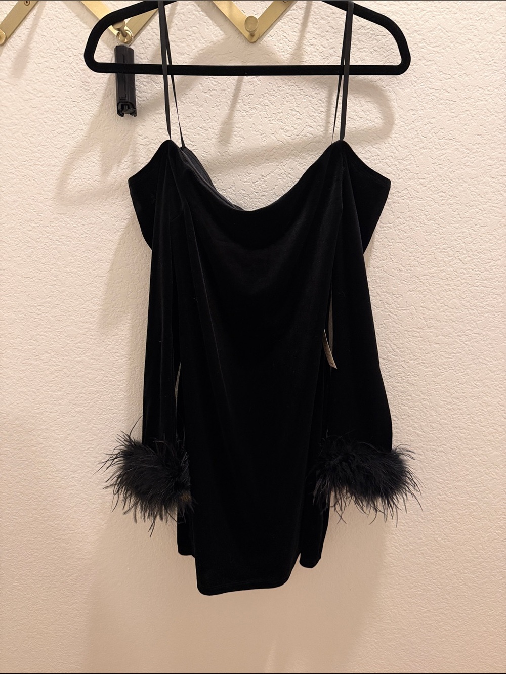 Long sleeve velvet mini dress with feather trim sleeves